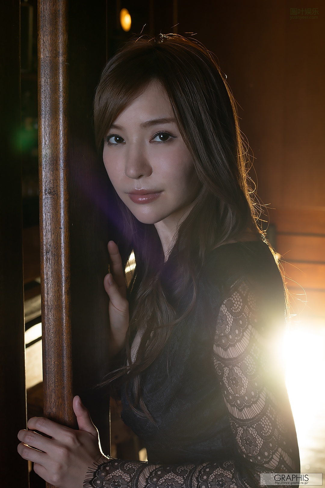(2018 - 06 - 15) Aoi (葵) - Allure