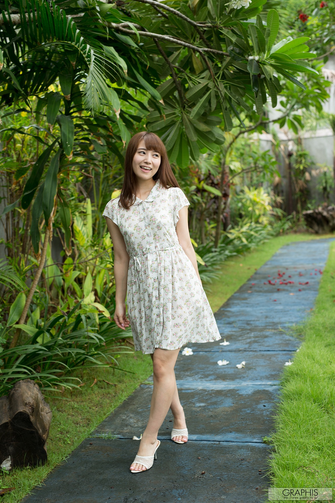 (2016 - 04 - 15) HATSUKAWA Minami (初川みなみ) - Ladylike, cute girl!