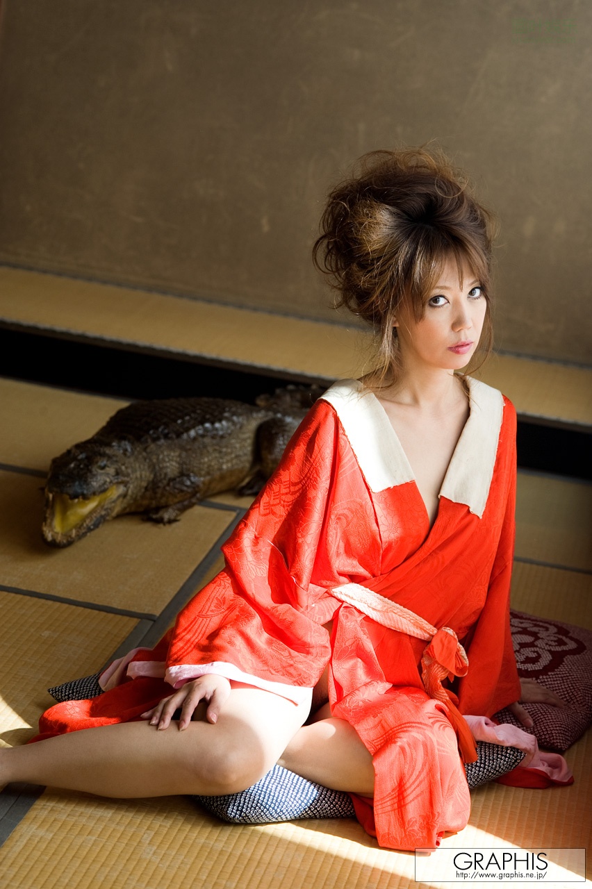 (2009 - 09 - 18) KAIMAN Hitomi (贝満ひとみ) - Special Nude Gallery - The Crocodile Lady