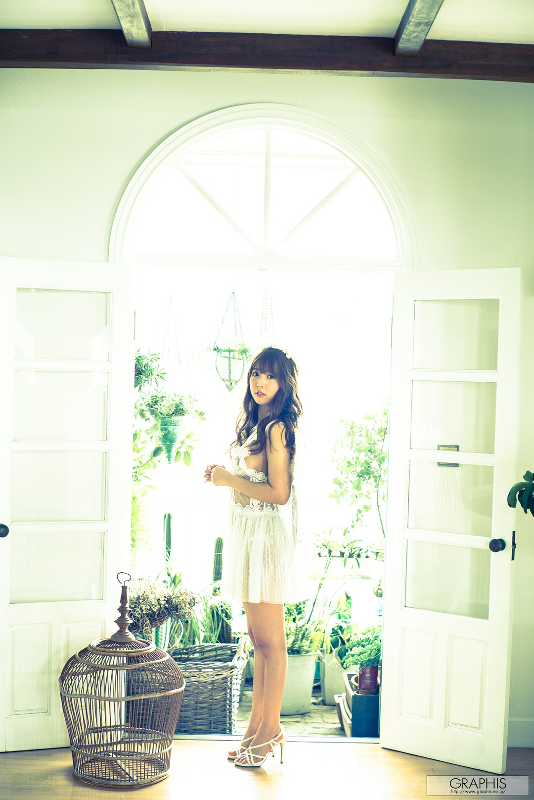 (2016 - 12 - 02) MIKAMI Yua (三上悠亜) - Divine Sprout