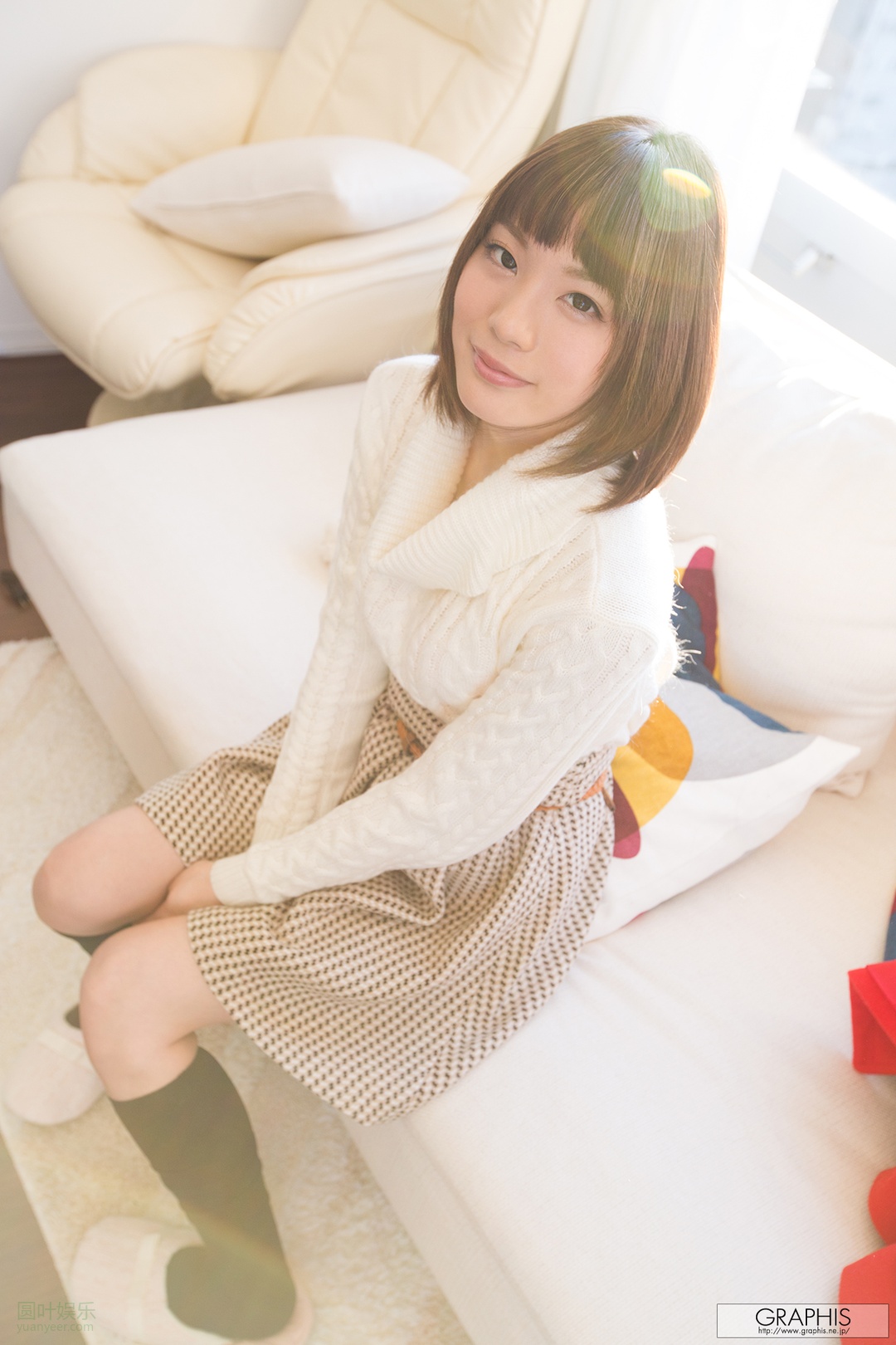 (2016 - 01 - 08) SUZUMURA Airi (铃村あいり) - New Year Special 2016 - Petite Amie