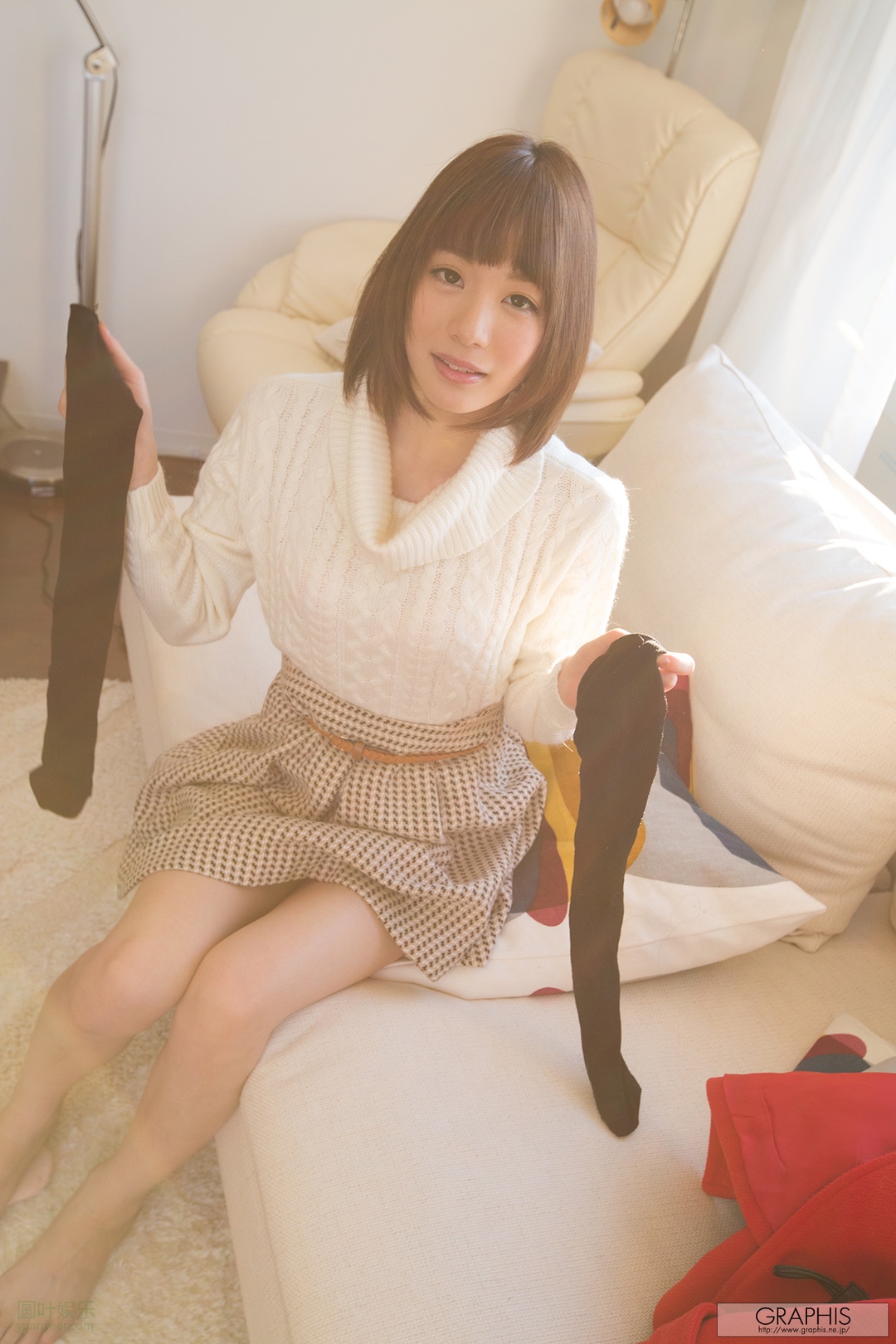 (2016 - 01 - 08) SUZUMURA Airi (铃村あいり) - New Year Special 2016 - Petite Amie