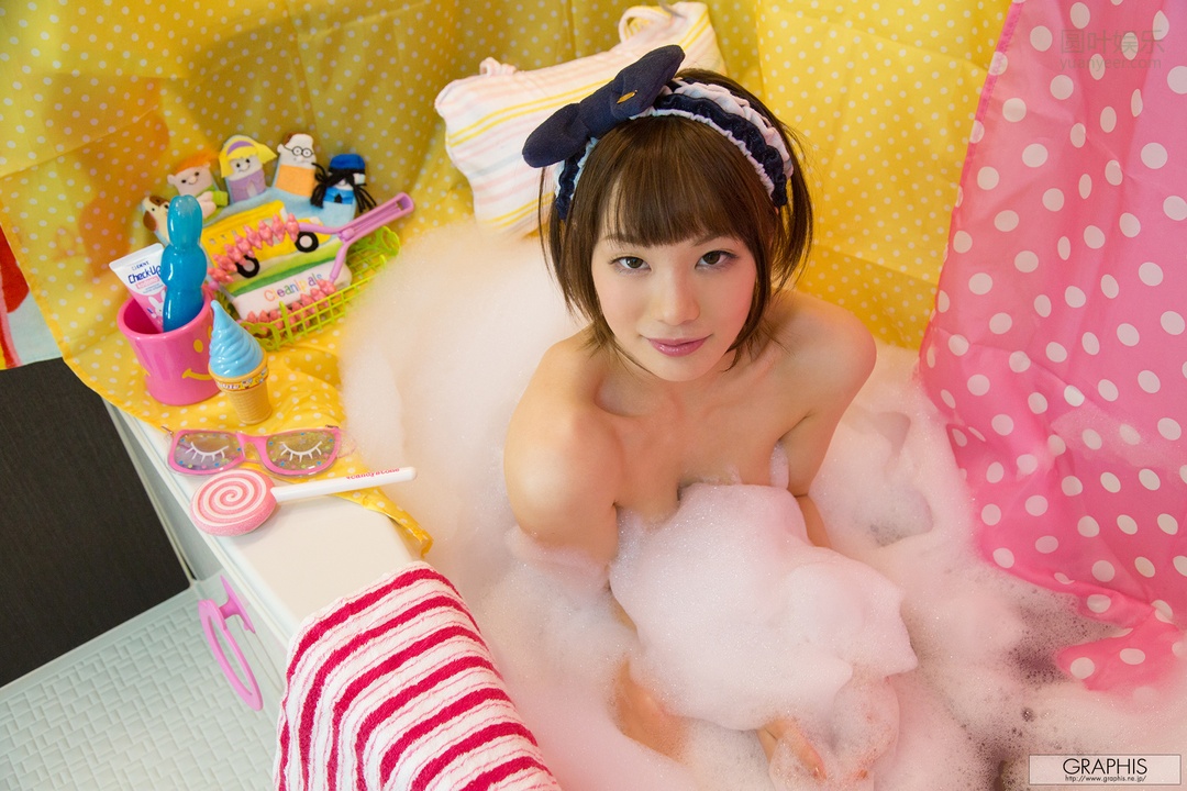 (2016 - 01 - 08) SUZUMURA Airi (铃村あいり) - New Year Special 2016 - Petite Amie
