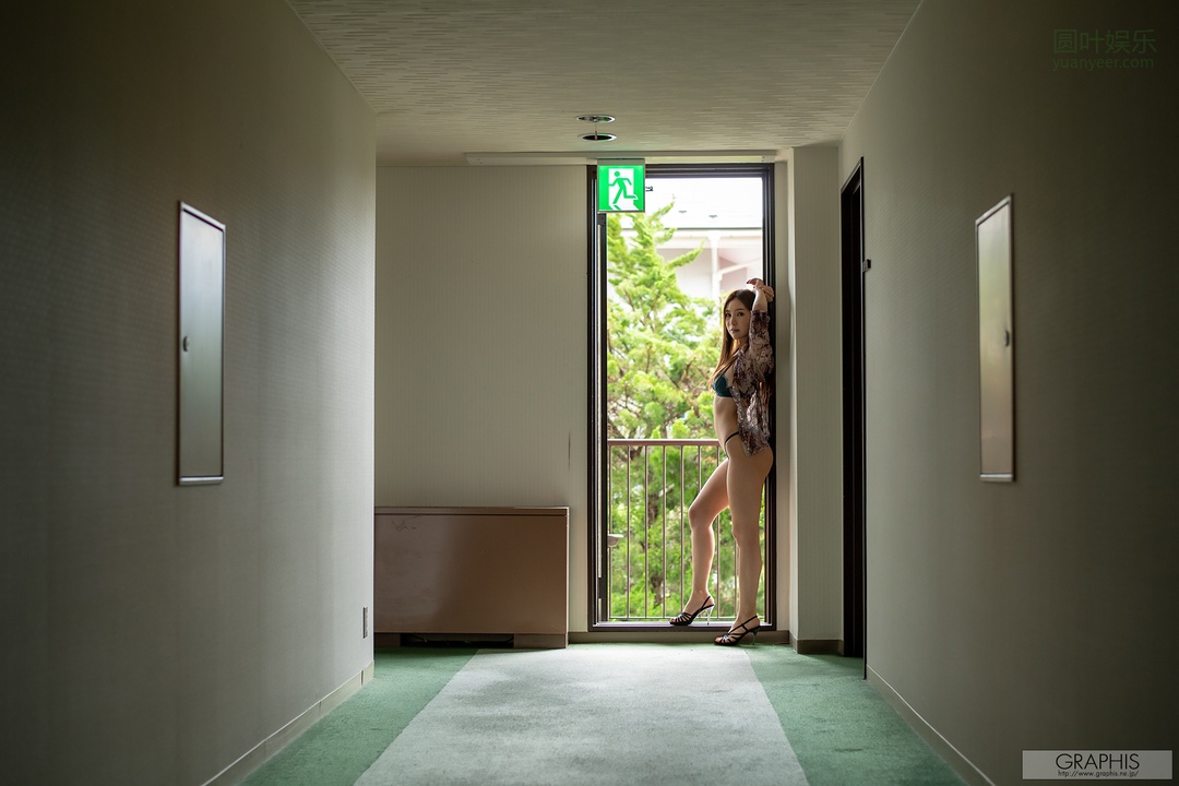 (2018 - 06 - 15) Aoi (葵) - Allure