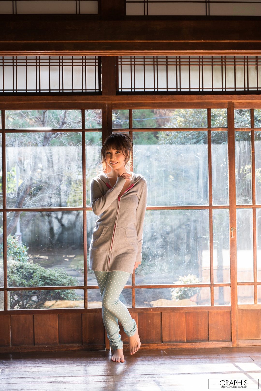 (2017 - 02 - 03) AYAMI Shunka (あやみ旬果) - Sunbeams leaves