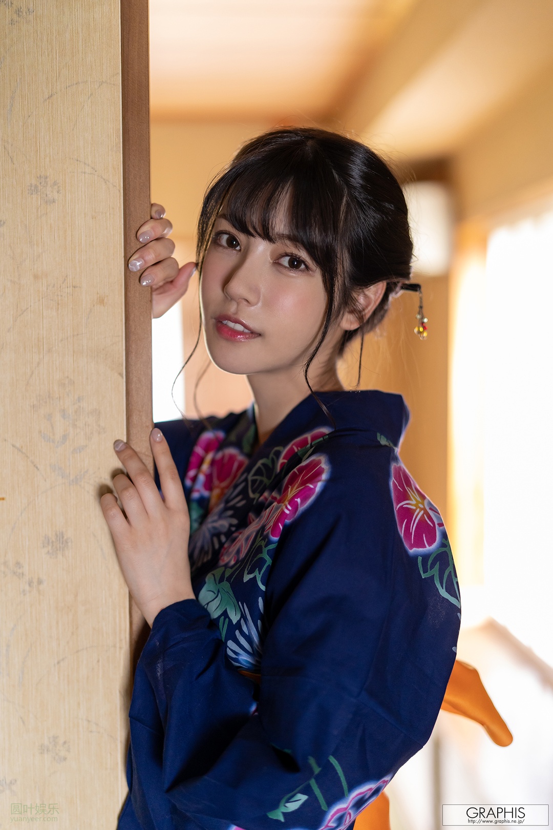 (2020 - 09 - 18) KAEDE Karen (枫カレン) - Cool Beauty