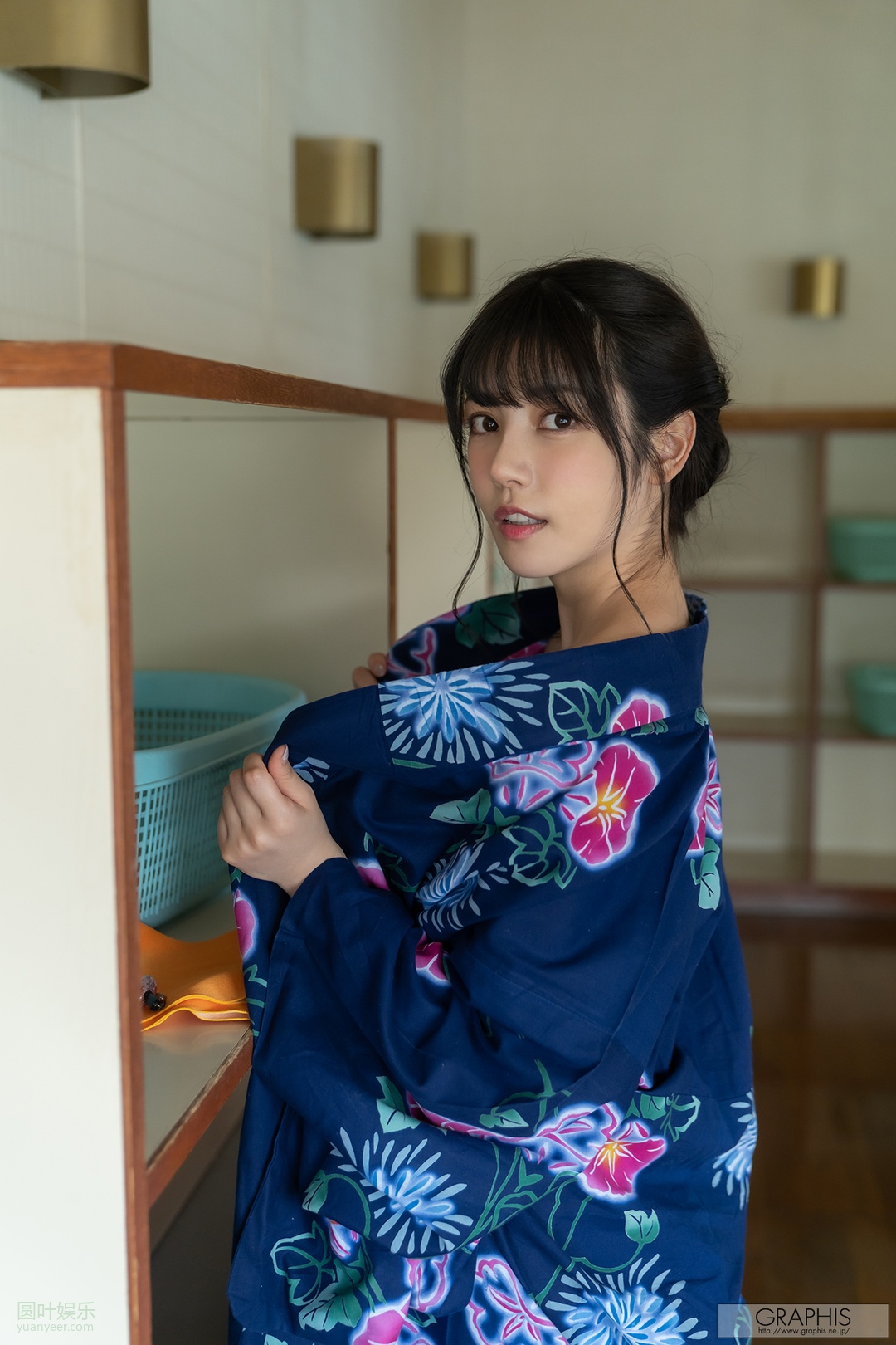 (2020 - 09 - 18) KAEDE Karen (枫カレン) - Cool Beauty