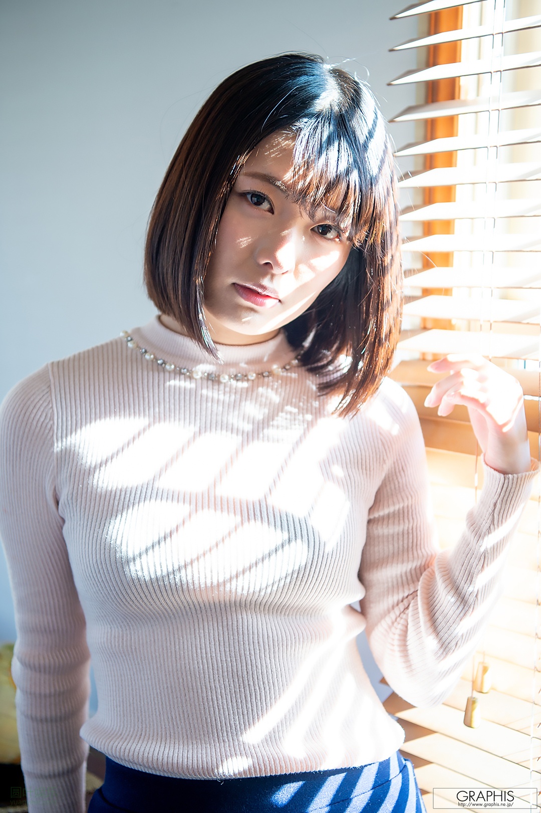 (2020 - 02 - 01) KOIZUMI Hinata (小泉ひなた) Calendar封面