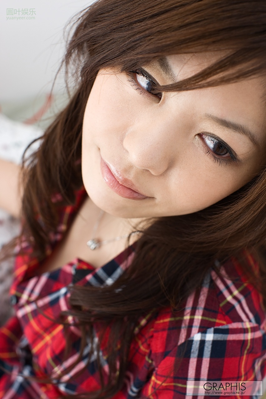 (2008 - 11 - 14) MATSUSHITA Momoka (松下桃香) - peach buttocks