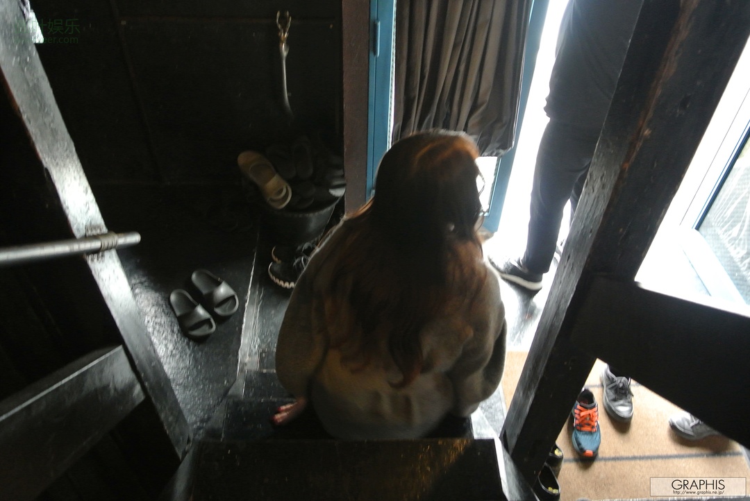 (2020 - 12 - 04) NANATSUMORI Riri (七ツ森りり) - éclat