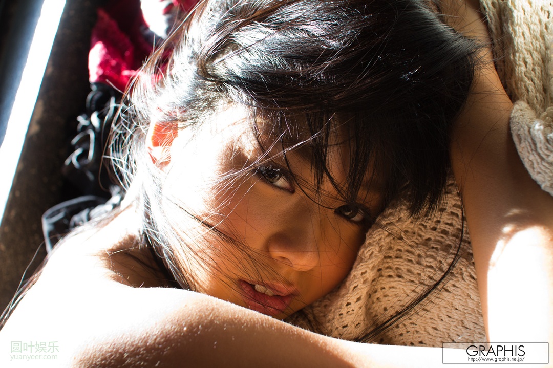 (2012 - 01 - 06) OGURA Nana (小仓奈々) - GLAMOROUS BODY