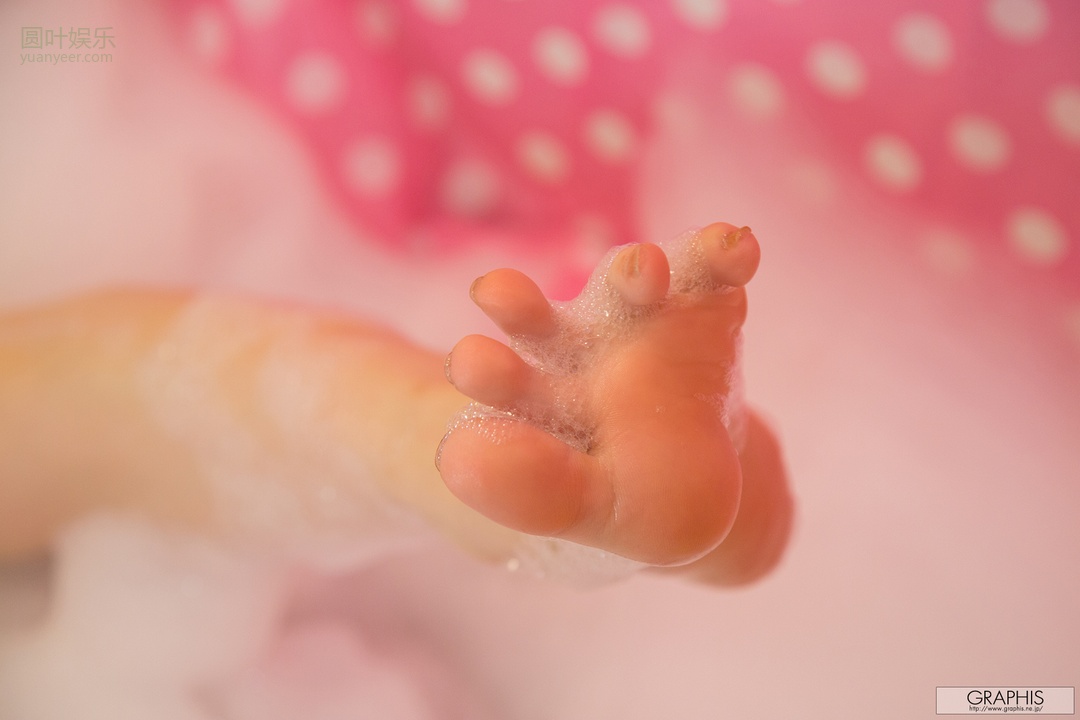 (2016 - 01 - 08) SUZUMURA Airi (铃村あいり) - New Year Special 2016 - Petite Amie