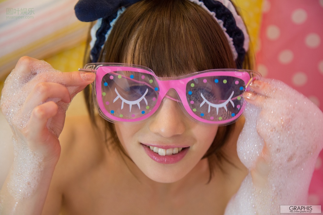 (2016 - 01 - 08) SUZUMURA Airi (铃村あいり) - New Year Special 2016 - Petite Amie