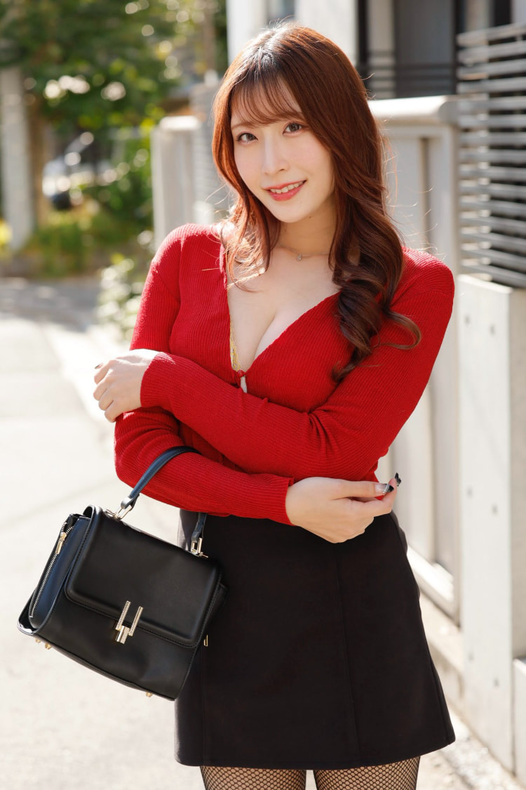 今年不会再有新片了！168公分、E罩杯的赛车皇后这么说⋯