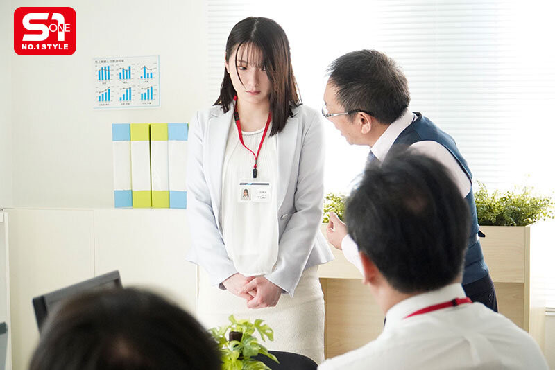 鷲尾めい(鹫尾芽衣)作品SONE-851发布!因为业绩最烂……所以她只能露出隐藏的K罩杯当大家的自慰套了!-图片3