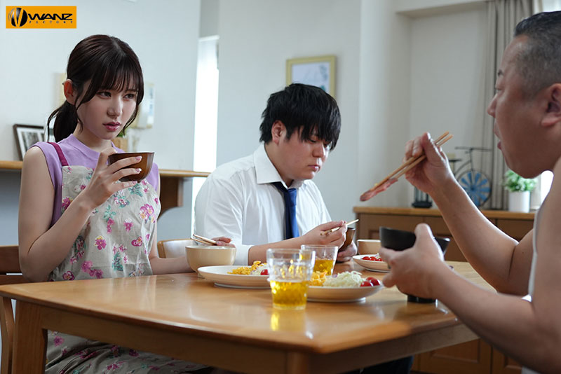 五日市芽依作品WAAA-557发布!甜美人妻超讨厌公公!