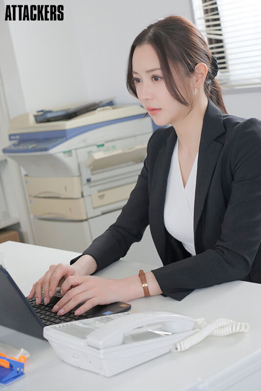 白峰ミウ(白峰美羽)作品ATID-637发布！高傲女上司把柄被无能下属抓到