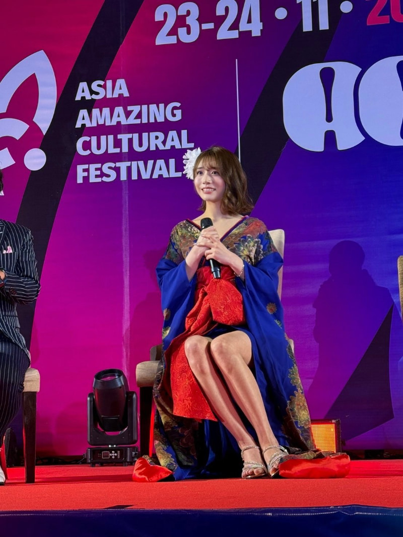 河北彩伽作品SONE-499发布!蜘蛛骑乘位!超露骨***!水中打桩秀!她有了生涯最痴女的演出!-图片10