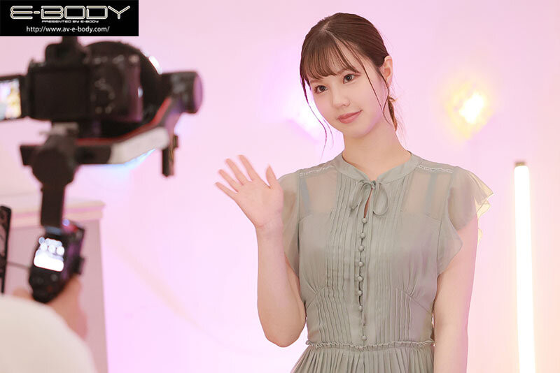 中村彩作品EBWH-105发布！E-BODY这位业界最强脸蛋的大白兔混血美少女竟然是三年不见的她？-图片3