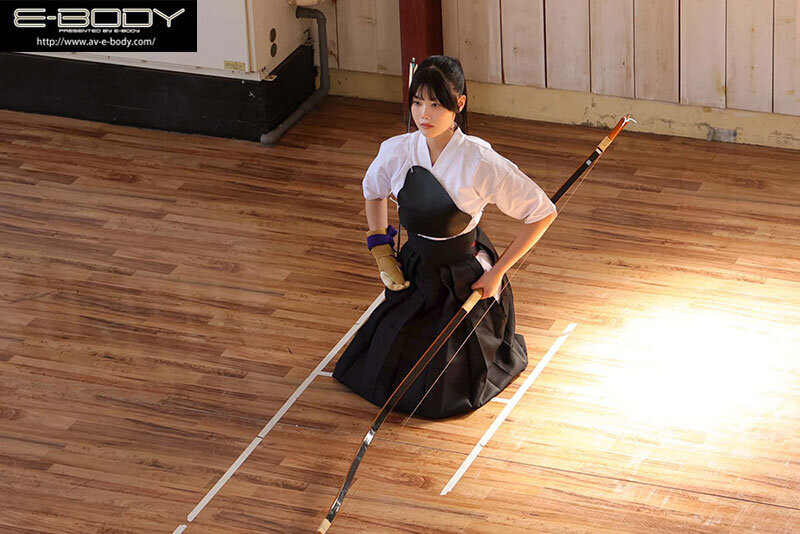 浅風ゆい(浅风唯)出道作品EBWH-210发布!最强弓道女子!极致肉体超美Body的她全集中!-图片2