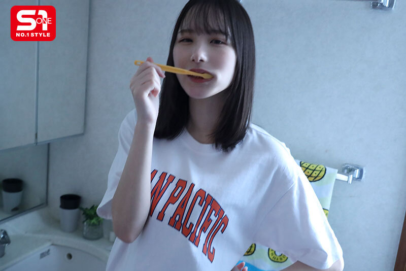 村上悠華(村上悠华)作品SONE-670发布！美胸女友被狂社团的人睡走，袒露大白兔…还开心比剪刀手！