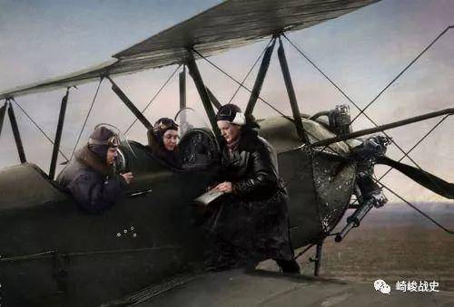 夜空魔女:二战苏联空军第588女子夜航团简史 夜空魔女:二战苏联空军第588女子夜航团简史