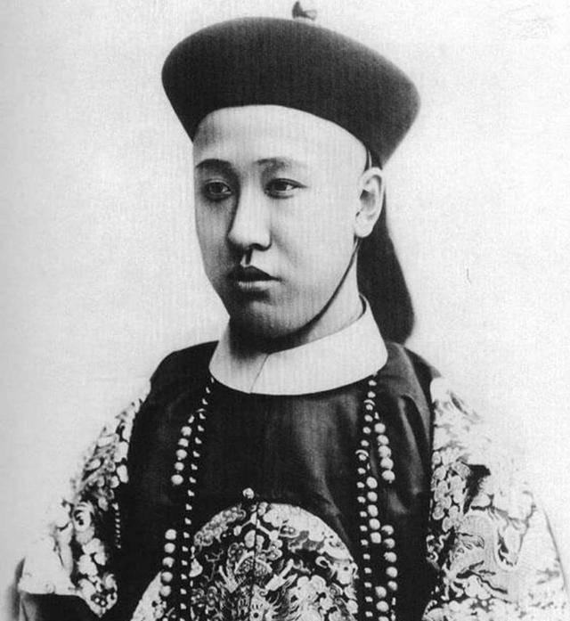 中国最后一个皇太后:生前被呼来唤去,死后被称“女中尧舜” 中国最后一个皇太后:生前被呼来唤去,死后被称“女中尧舜”