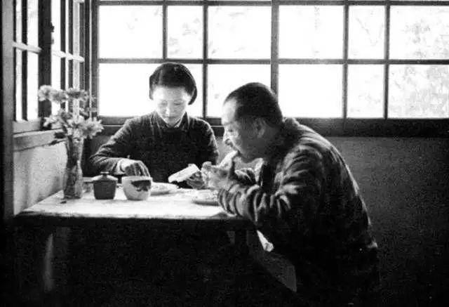 狱中结鸳鸯,白发做夫妻 狱中结鸳鸯,白发做夫妻