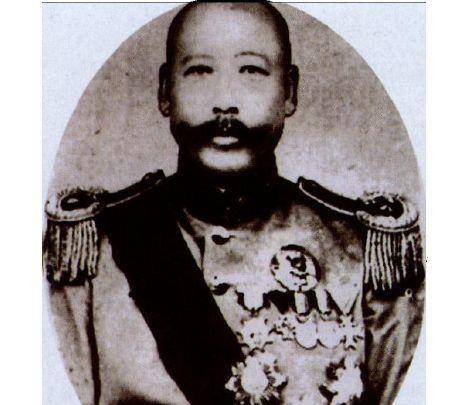 从小摊贩做到大总统,一代枭雄为何徒留骂名? 从小摊贩做到大总统,一代枭雄为何徒留骂名?