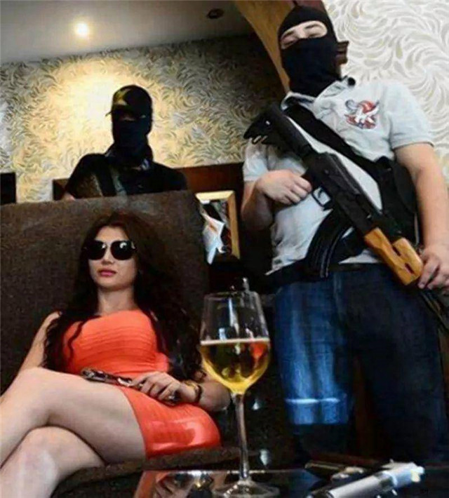 Claudia Ochoa Felix:大哥们背后的女人,自带遭黑属性 Claudia Ochoa Felix:大哥们背后的女人,自带遭黑属性