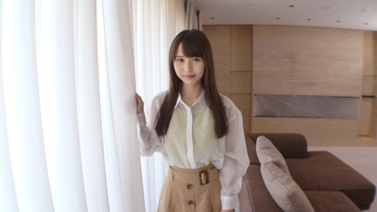 SIRO-4302そら20岁，猫咖啡馆店员。