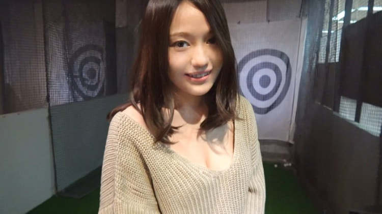 SIRO-2954ホノカ24岁，高尔夫教练。
