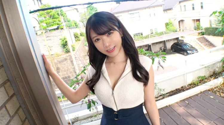 SIRO-5201ひかる23岁，卡拉OK店员。