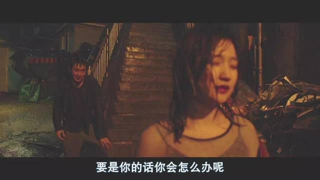 《寄生虫》实现了五彩斑斓的黑