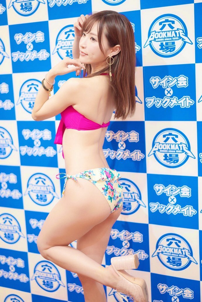 霓虹演员齐斗艳