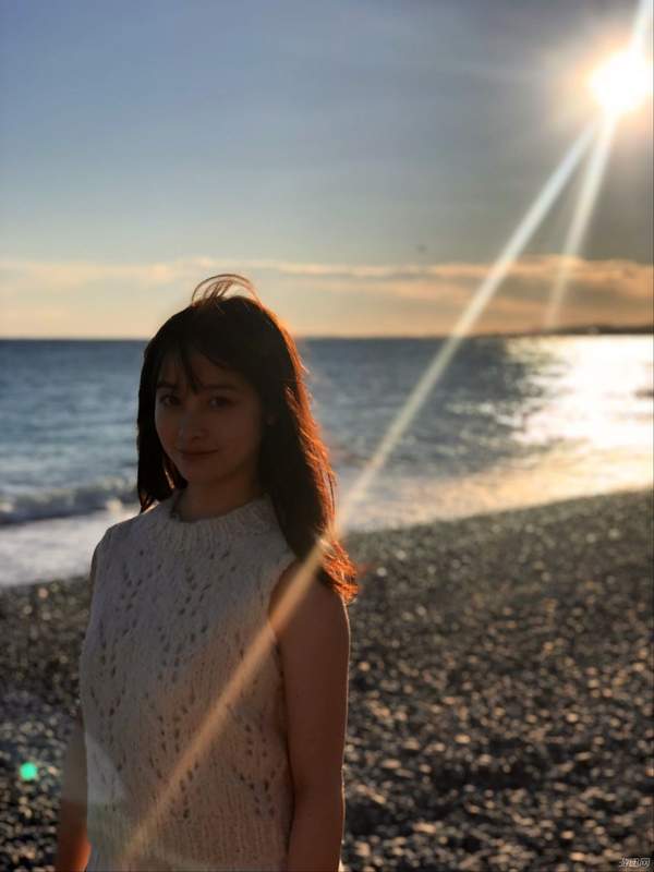 桥本环奈20岁生日将推出写真集《NATUREL》