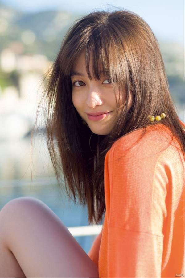 桥本环奈20岁生日将推出写真集《NATUREL》