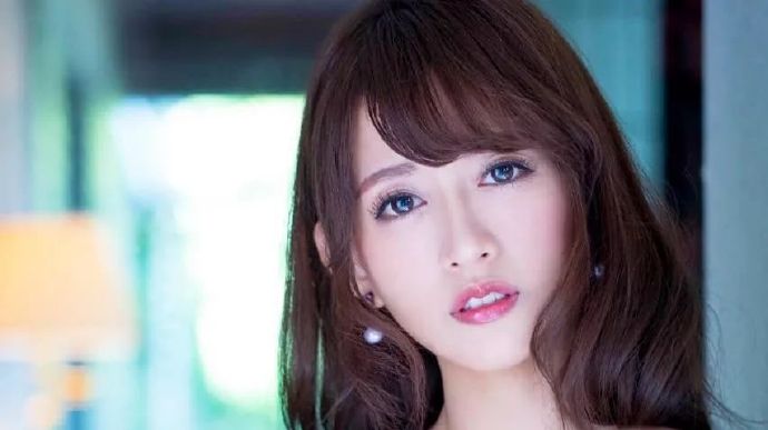 关于希岛爱理