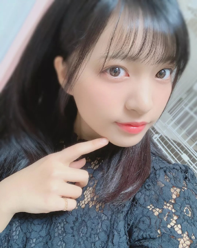 小岛亚美改名「根尾朱莉」再次出发！