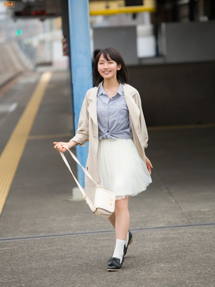 吉冈里帆「BOMB.tv 2015.06」