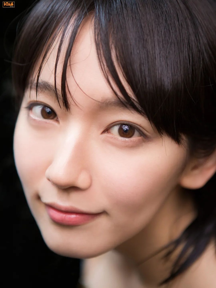 吉冈里帆「BOMB.tv 2015.06」