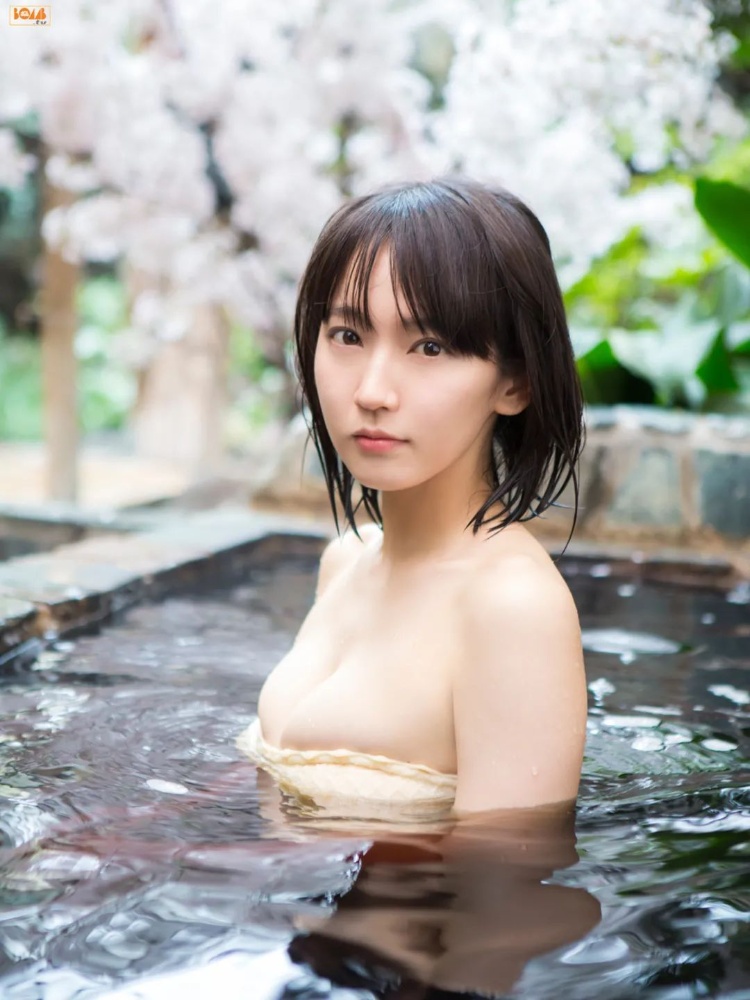 吉冈里帆「BOMB.tv 2015.06」
