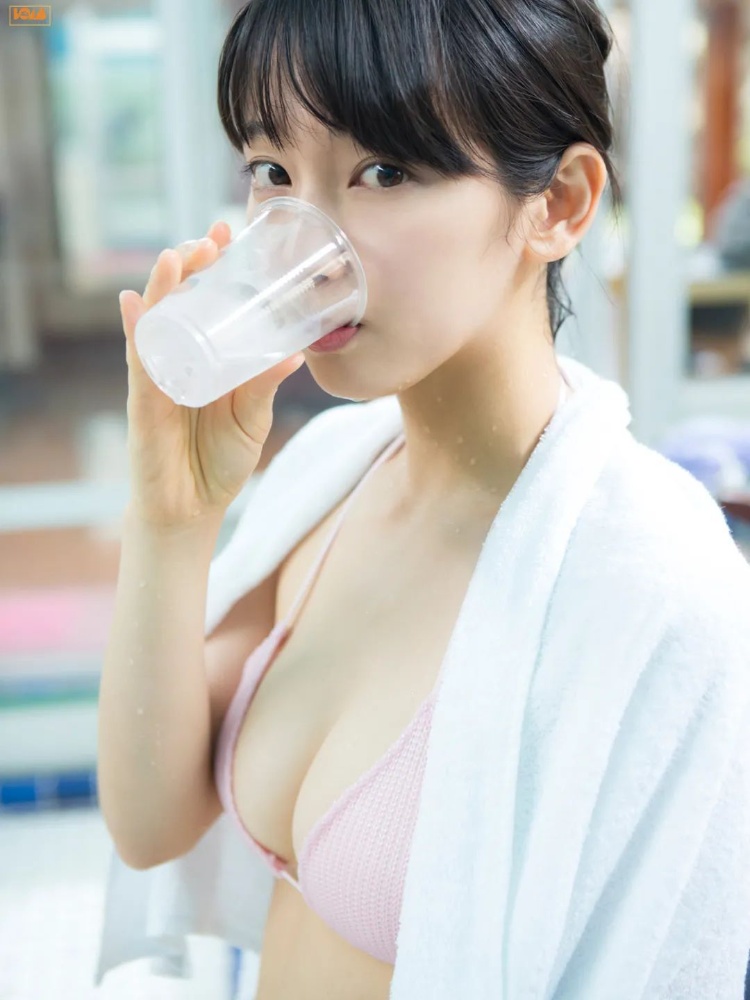 吉冈里帆「BOMB.tv 2015.06」