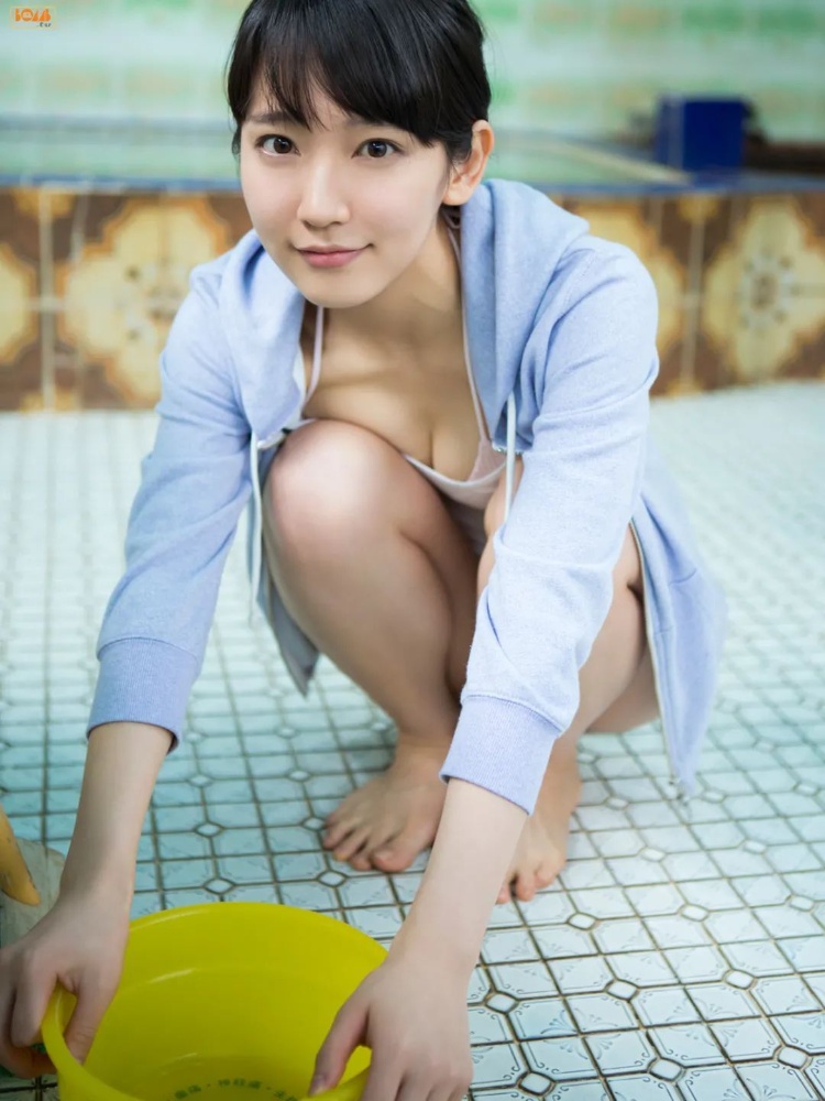 吉冈里帆「BOMB.tv 2015.06」