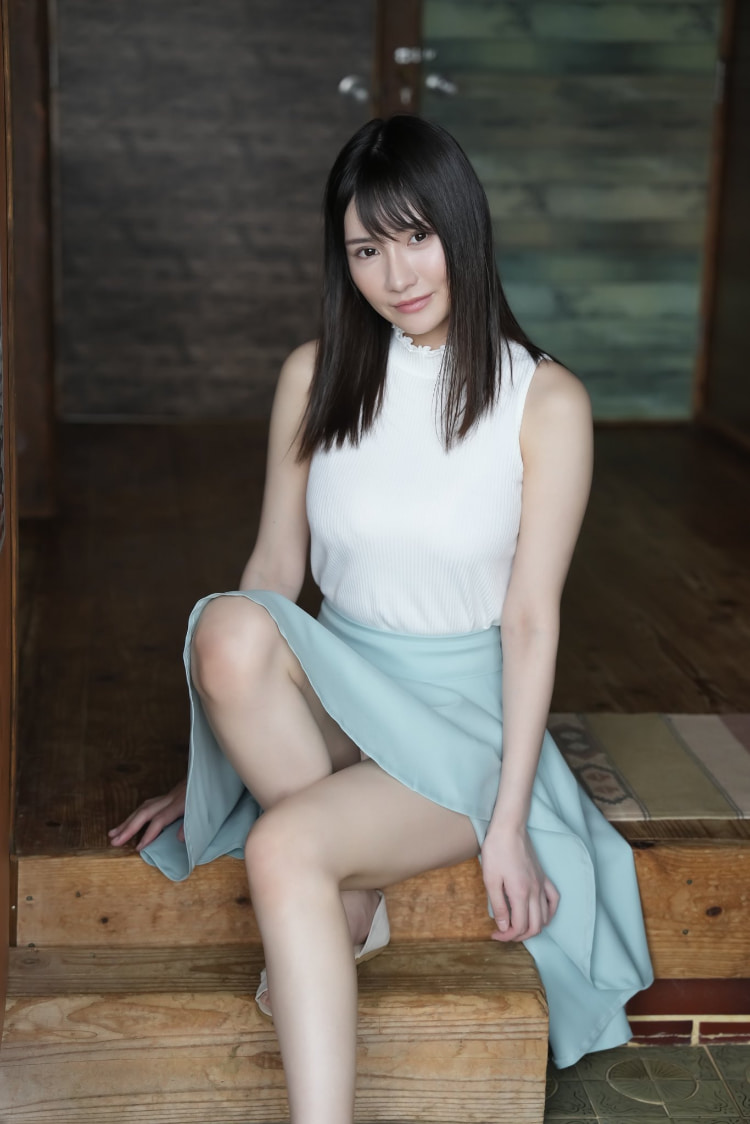 山手梨愛.jpg