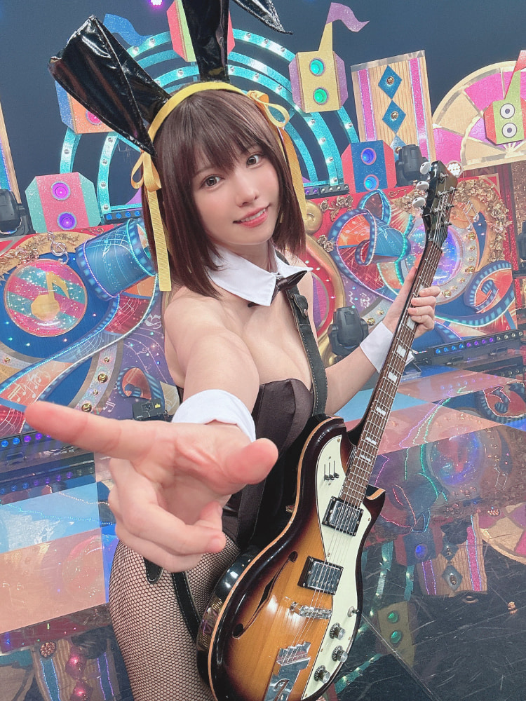 知名COS「えなこ」超真实还原《凉宫春日的忧郁》兔女郎！还热唱「God knows」歌喉超赞！