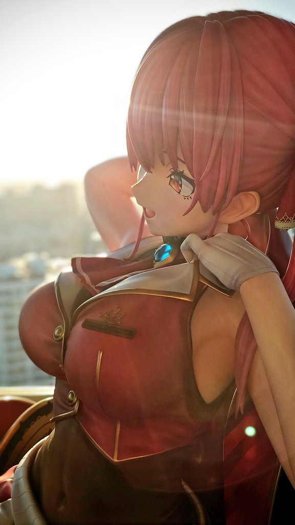 等身大的「船长」现身！VTuber《宝钟玛琳》登上横滨海洋塔豪夺大家的心！