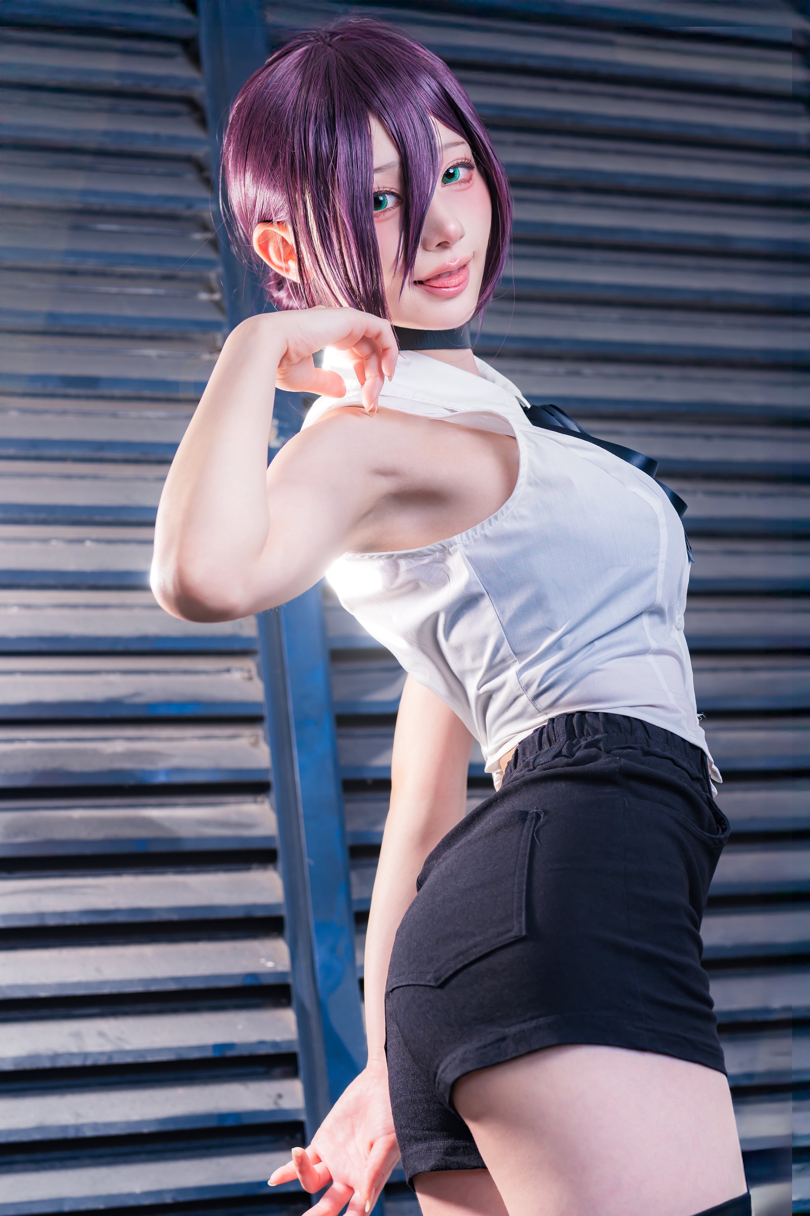 Coser真实还原《沉默之丘f》深水雏子!随手拿武器给人最强女高中生氛围!