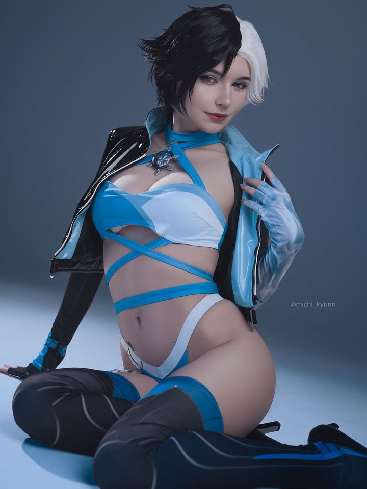 绝美中不失性感！俄罗斯Coser《Michi》精致的像二次元走出的艺术品！