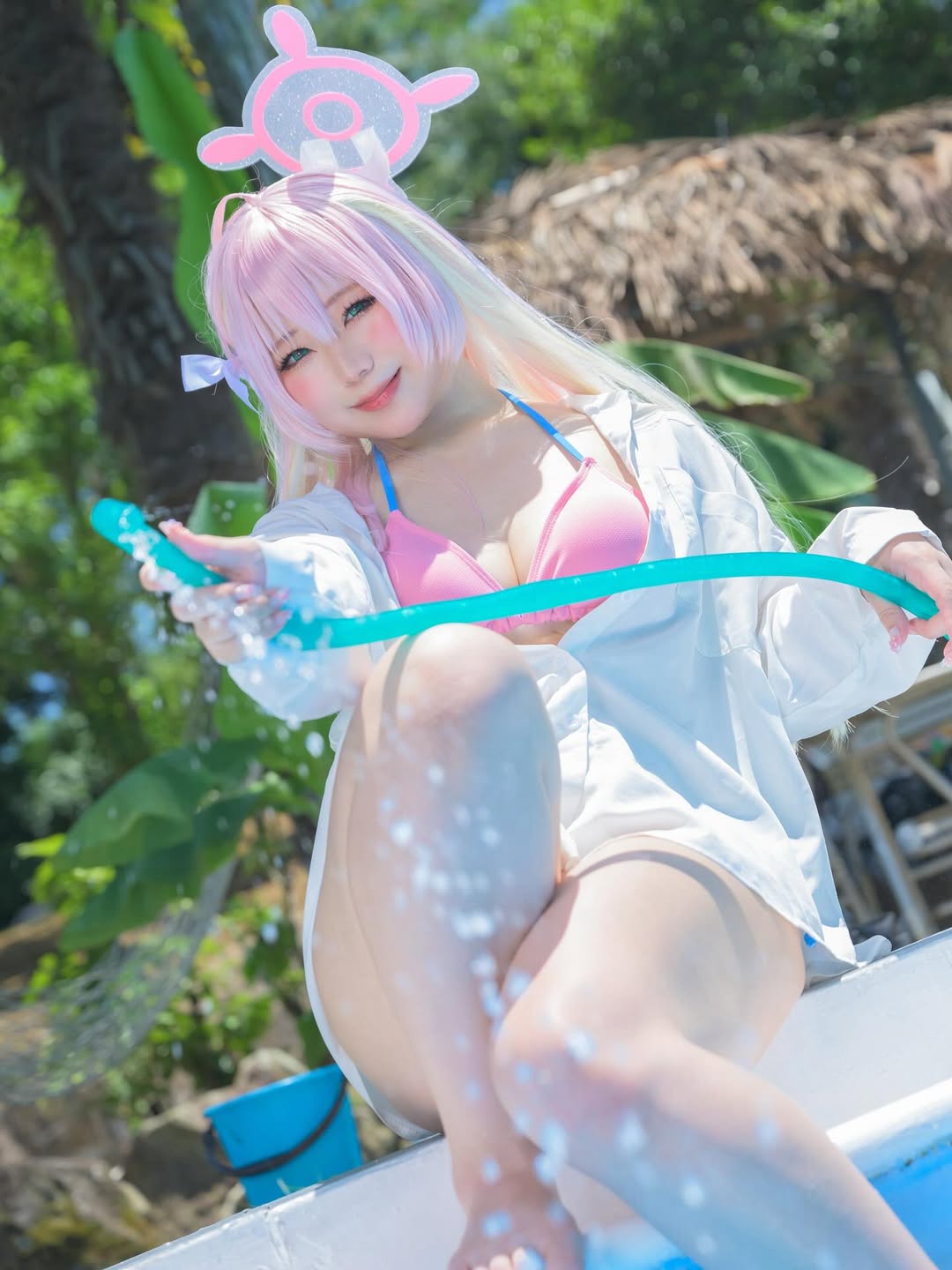 有肉最美!Coser《莓华》摄影会展现「肉感火辣」让人眼睛移不开她!